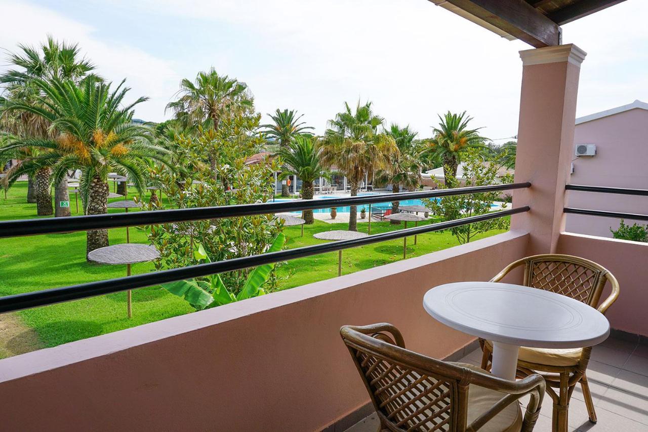 Elizabeth Aparthotel Roda  Exterior photo