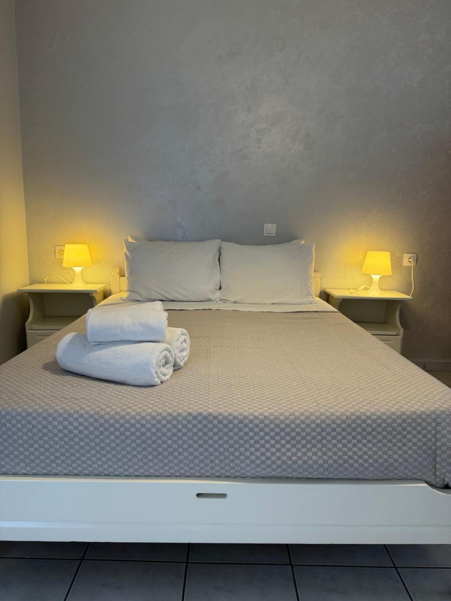 Elizabeth Aparthotel Roda  Exterior photo